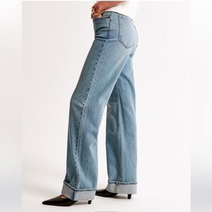 Abercrombie 90’s high rise relaxed fit with mini cuff